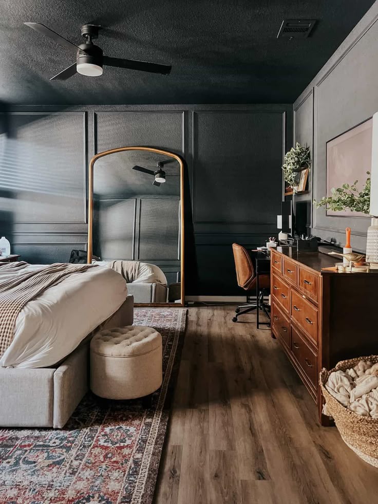 BEDROOM & DECOR