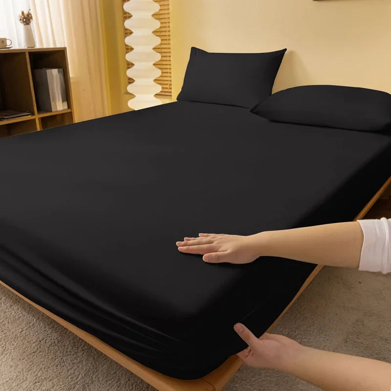 Pure Black Matte Fitted Bedsheet – Minimalist Bedroom Bedding
