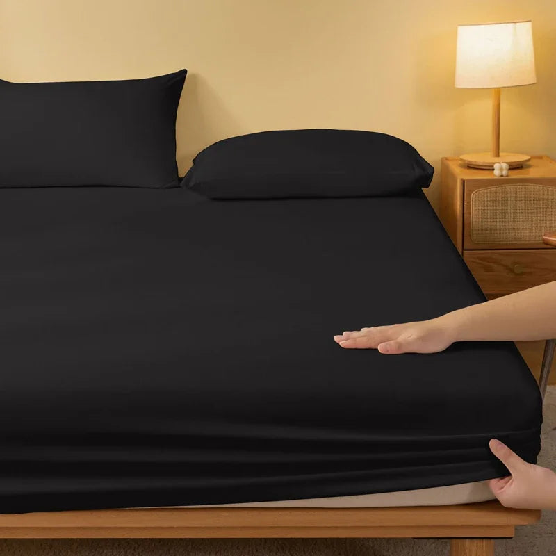 Pure Black Matte Fitted Bedsheet – Minimalist Bedroom Bedding