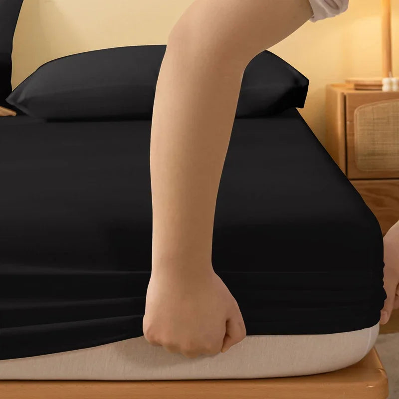 Pure Black Matte Fitted Bedsheet – Minimalist Bedroom Bedding